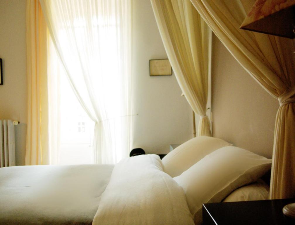 Bed and Breakfast Monte Arena Montaren-et-Saint-Mediers Экстерьер фото